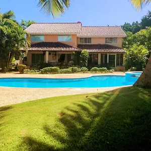 Beautiful Metro Country Club, Villa